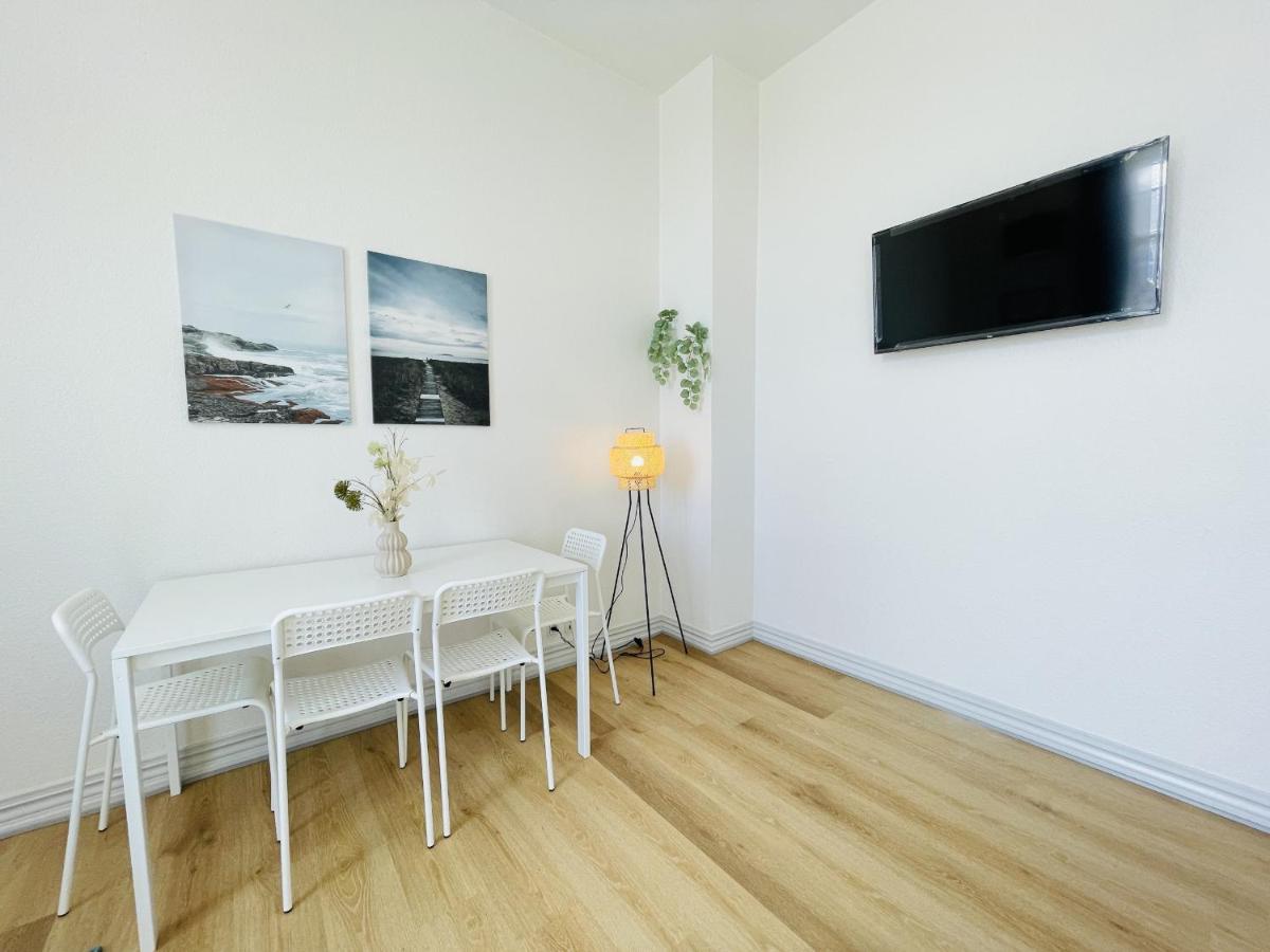Aday - Blue Light Suite Apartment In The Center Of Hjørring Zewnętrze zdjęcie