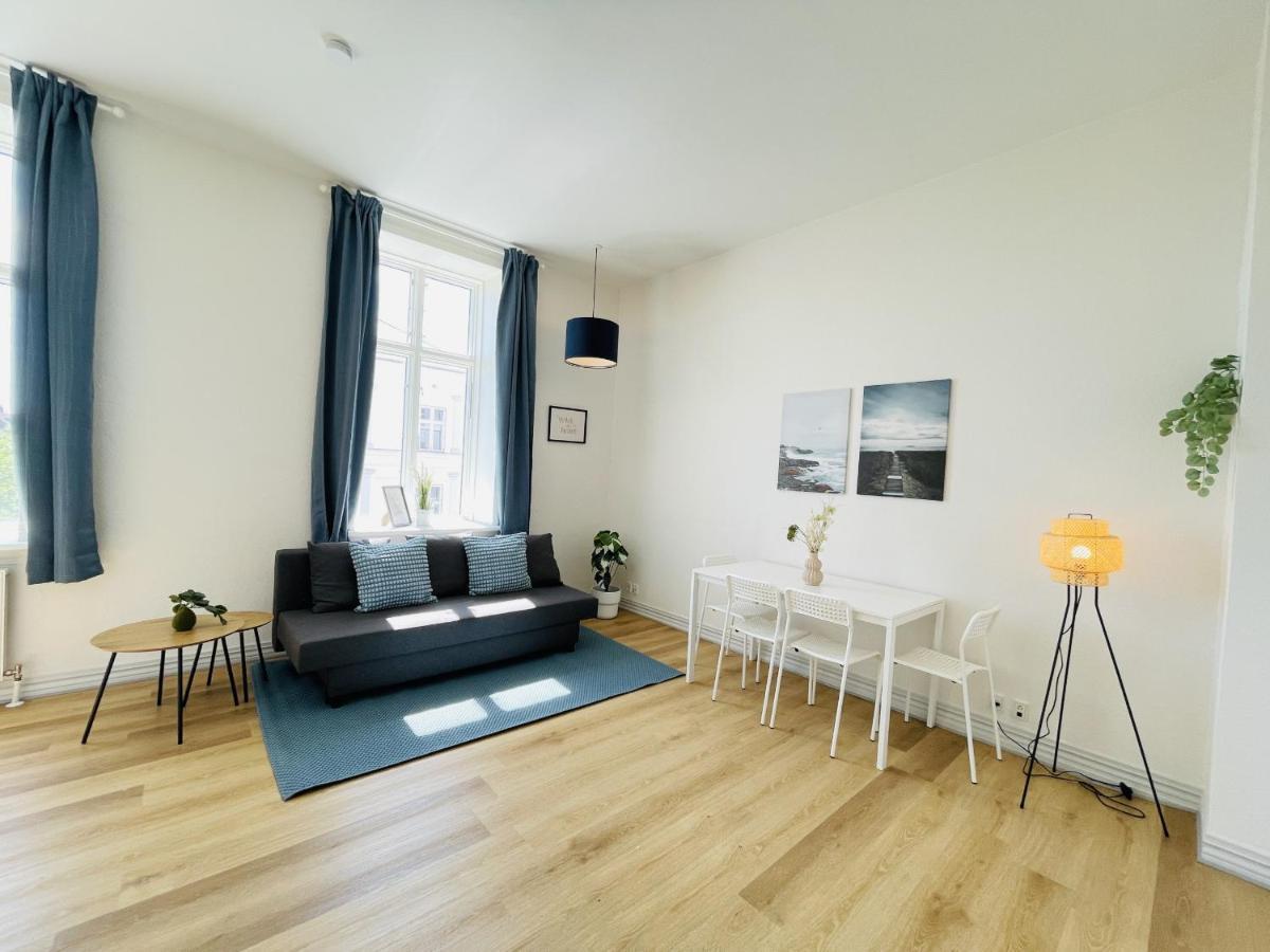 Aday - Blue Light Suite Apartment In The Center Of Hjørring Zewnętrze zdjęcie