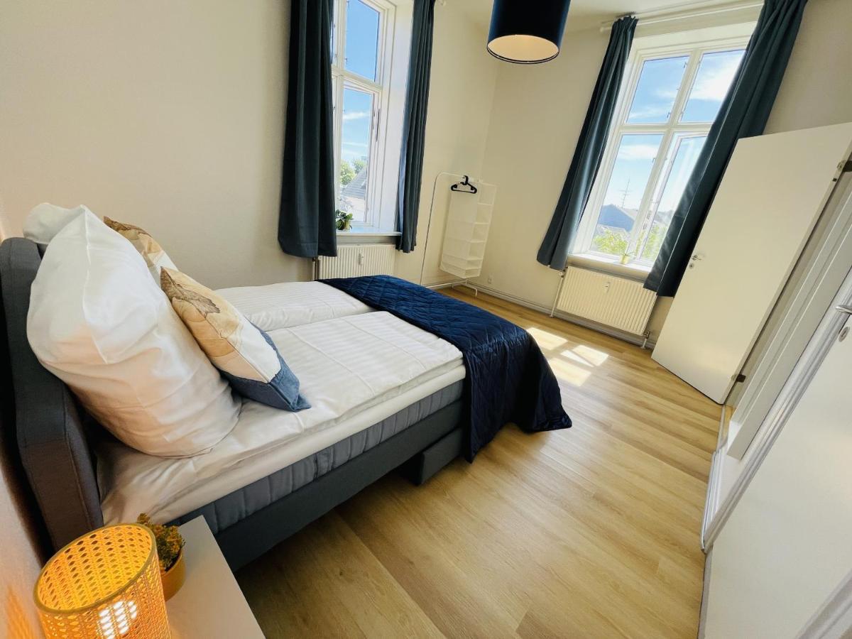 Aday - Blue Light Suite Apartment In The Center Of Hjørring Zewnętrze zdjęcie